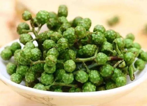 买花椒时,红花椒和青花椒选哪种 川菜师傅 差别大,别再乱买了