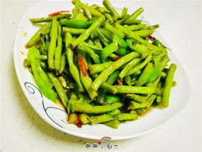 八月抓紧吃这个菜,越炒越绿,浓香下饭,这个月不吃可惜了 豇豆