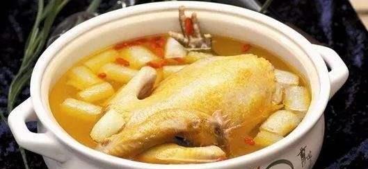 炖鸡最忌 这2味 ,炖鸡时别加,很多人不懂,做错等于白炖