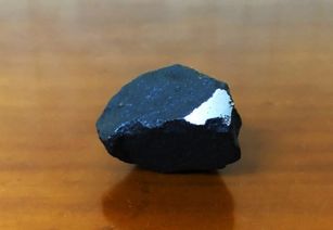 自然界中不存在的超级元素 单价是黄金的70万倍 有1克就发财