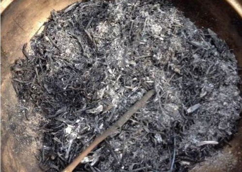 家里的草木灰不要倒,用处太多了