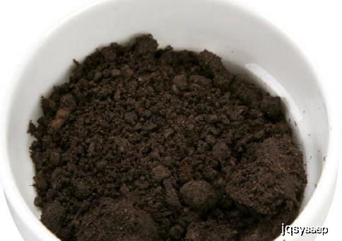 最简单的营养土自制方法,给花换盆时用上,一年不用买花肥