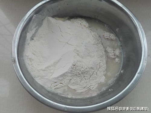 用高粱面按照这个比例做馒头,表面光滑,松软可口,好吃又营养