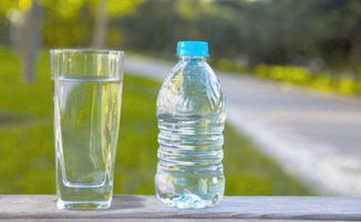 能用饮用水浇花吗 比如矿泉水,开水什么的