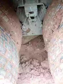 泥泞深陷,刚买回来的55吨差点就废在了工地...