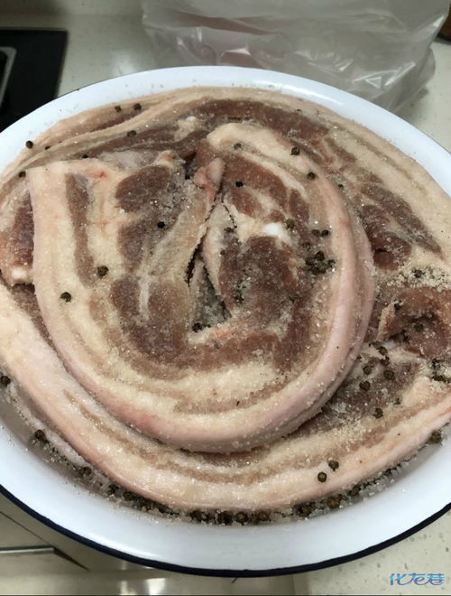大户腌咸肉啦 因为太爱吃咸肉煨笋,所以今年又腌了很多 够吃一年了