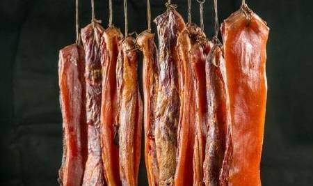 腊肉,一说起大家可能都爱吃,那么腊肉吃了好吗 是越久的越好
