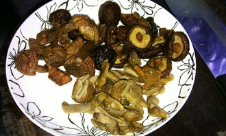三菌土鸡汤的做法,三菌土鸡汤怎么做好吃,三菌土鸡汤的家常做法 海洋之心 1