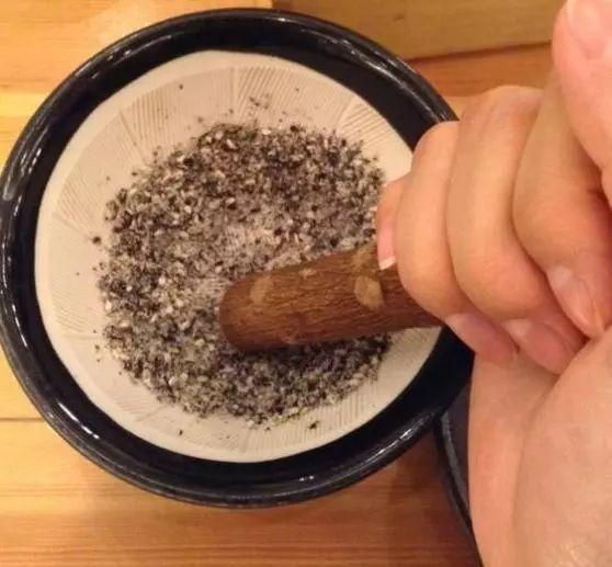 盆栽土壤爱 板结 4个原因导致,教你1招,盆土变 疏松