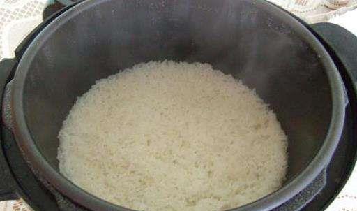 淘米用温水还是冷水好 蒸米饭用凉水还是热水好 很多人都弄错了