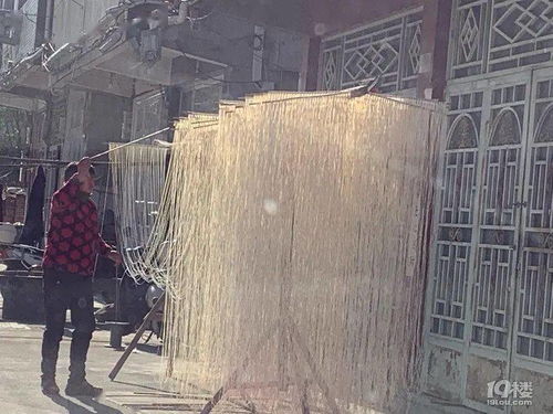 这米面一根得有几十米长吧,一根够几个人吃的